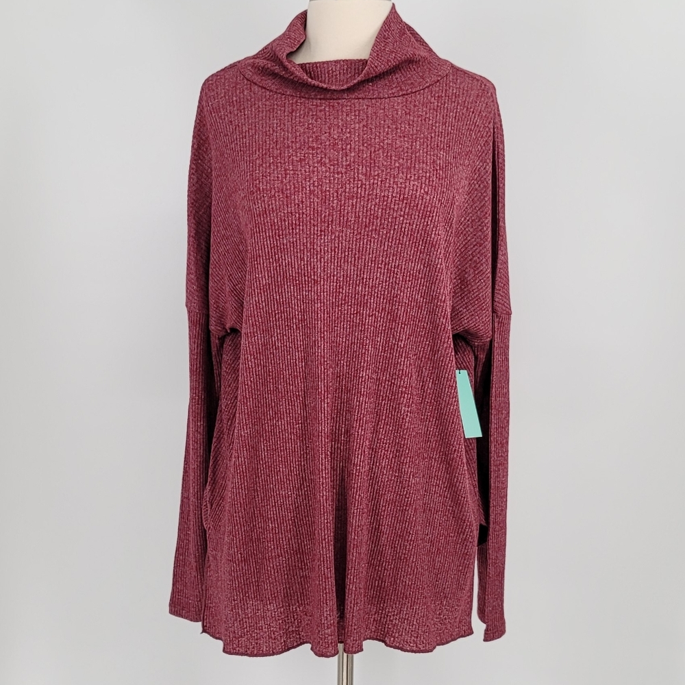 Abound Ribbed Knit Tunic Blouse Size M Red Cordovan NEW